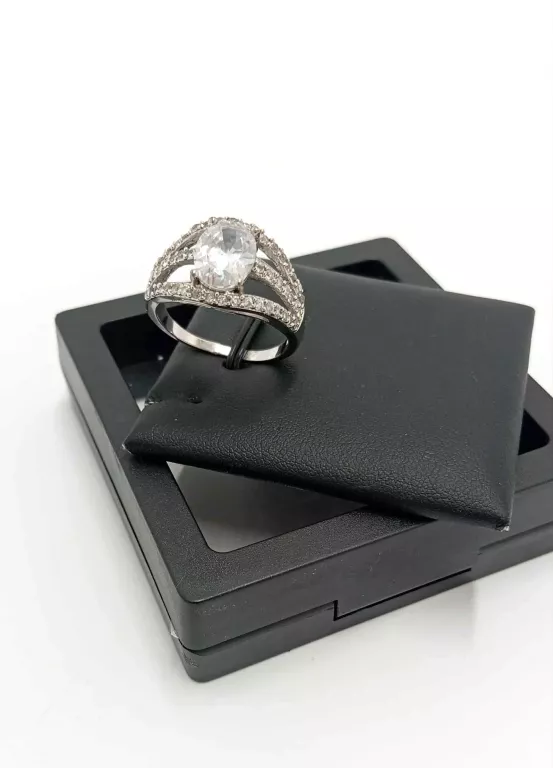 srebrny-pierscionek-p925-kolor-dominujacy-205826-1081899