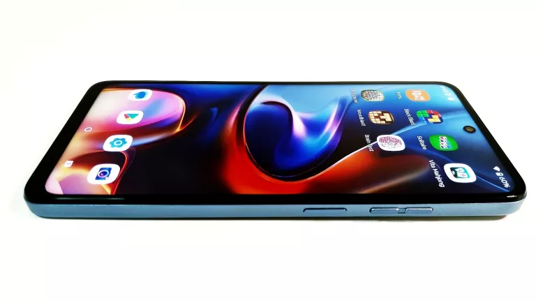 TELEFON MOTOROLA MOTO E15 2/64GB / GW EURO-NET Z 12.09.2025