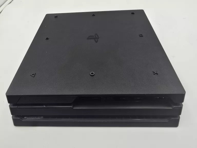 KONSOLA PLAYSTATION PS 4 PRO CUH-7216B