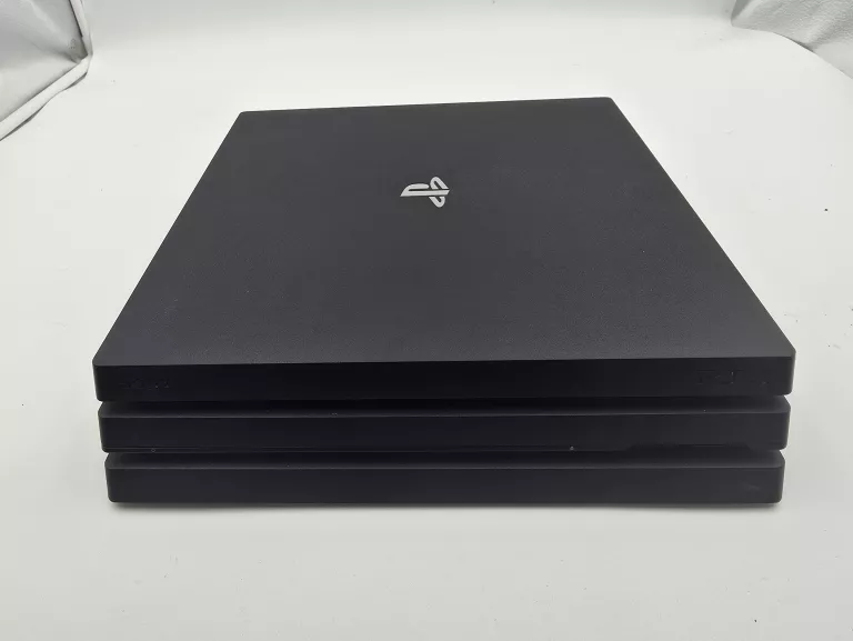KONSOLA PLAYSTATION PS 4 PRO CUH-7216B