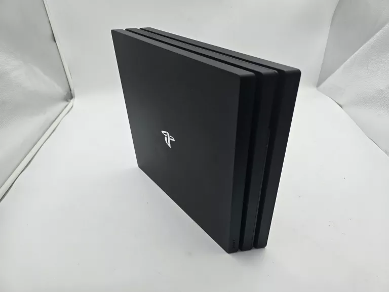 KONSOLA PLAYSTATION PS 4 PRO CUH-7216B