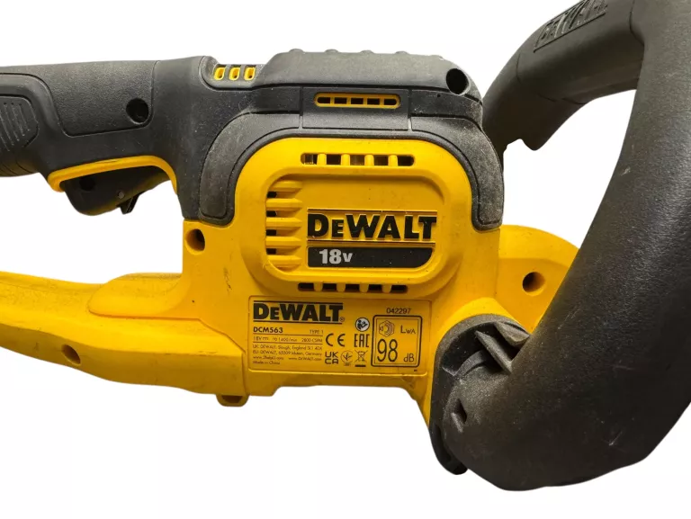 DEWALT 18V XR TRIMMER NOŻYCE DO ŻYWOPŁOTU KRZEWÓW 55CM DCM563