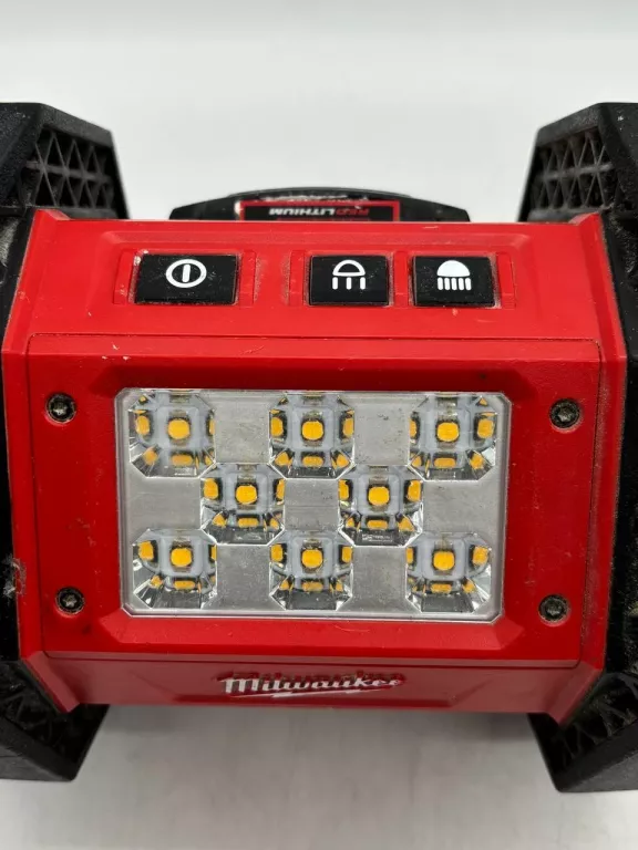 LAMPA HALOGEN AKUMULATOROWA MILWAUKEE M18