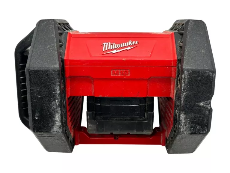 LAMPA HALOGEN AKUMULATOROWA MILWAUKEE M18