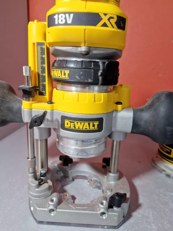 FREZARKA DEWALT DCW604NT