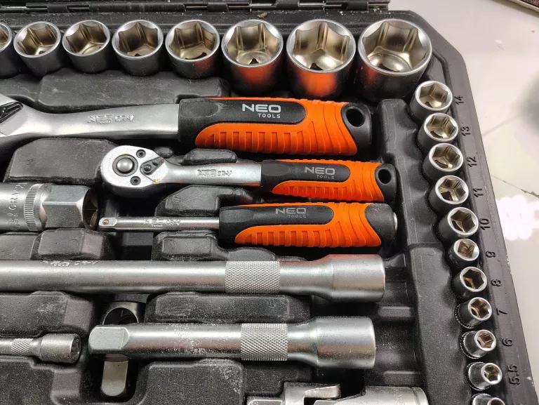 ZESTAW KLUCZY 108 ELEMENTÓW NEO TOOLS