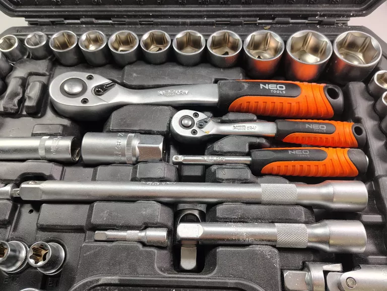 ZESTAW KLUCZY 108 ELEMENTÓW NEO TOOLS
