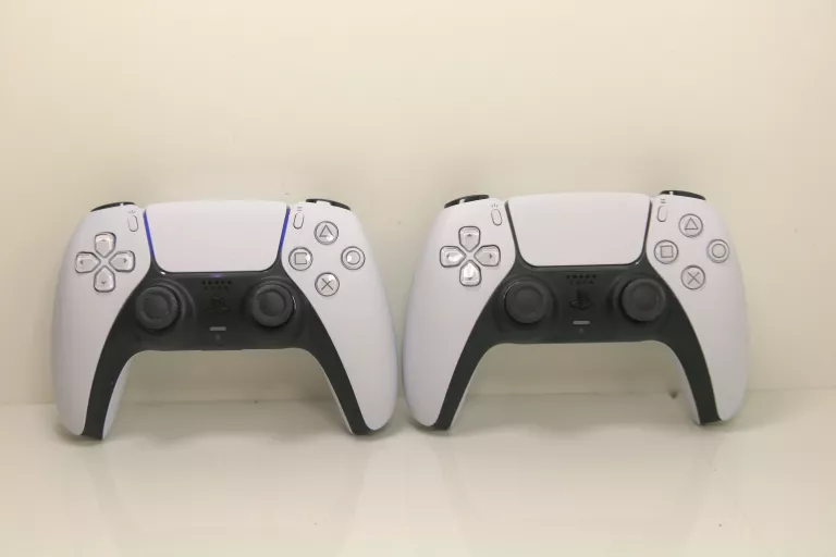 KONSOLA PLAYSTATION 5 Z NAPĘDEM 2X PAD
