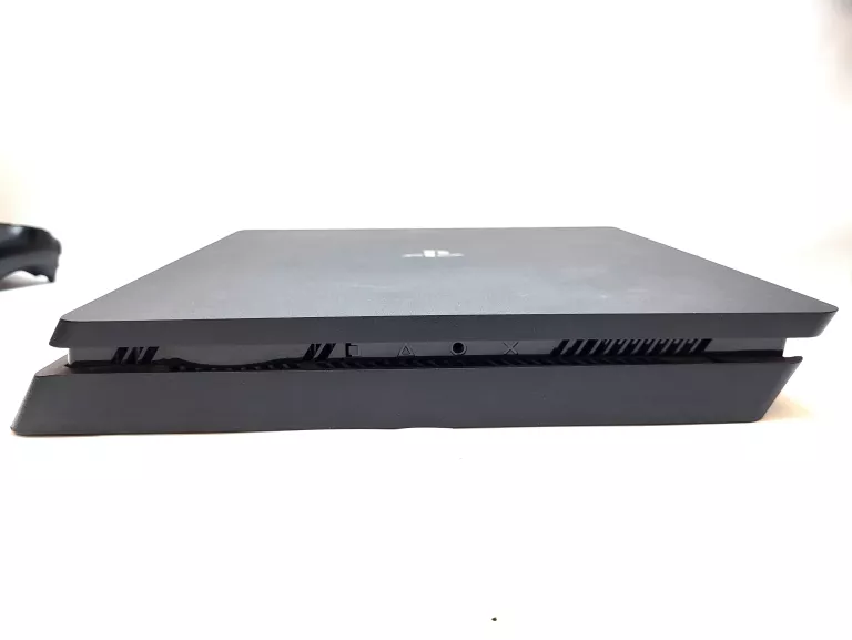 KONSOLA SONY PLASYATION 4