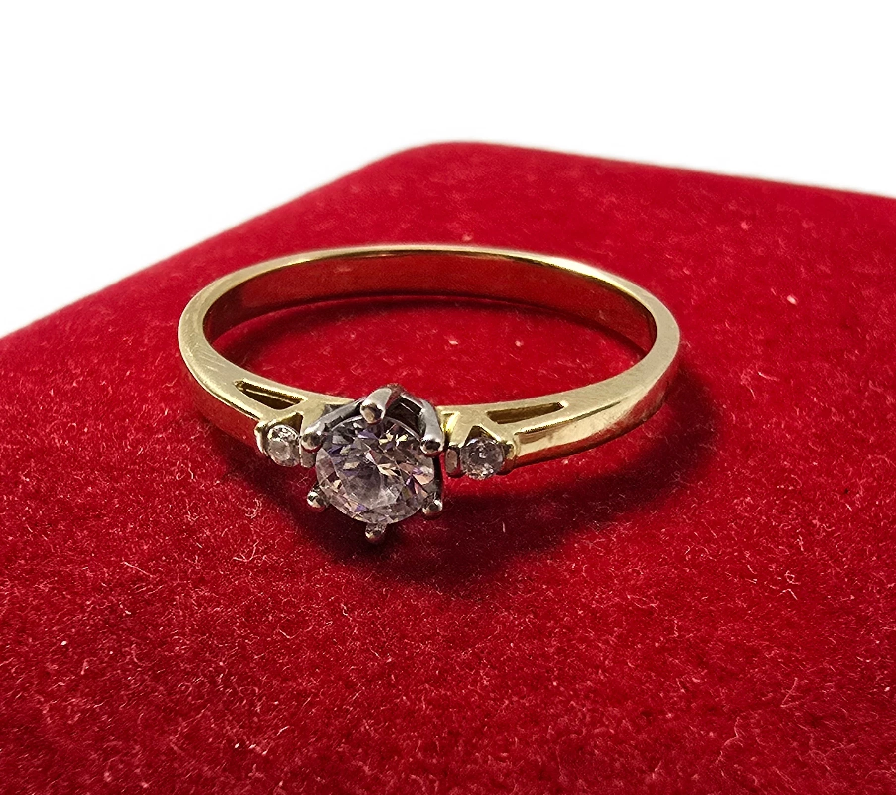 sliczny-zloty-pierscionek-proby-585-r-18-218g-kamien-17088-128