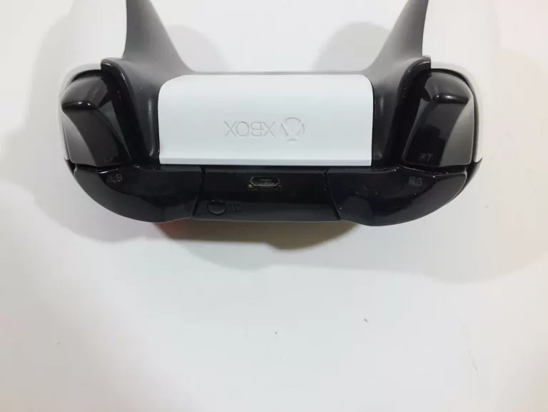 KONSOLA XBOX ONE S ALL DIGITAL MODEL 1681 +PAD