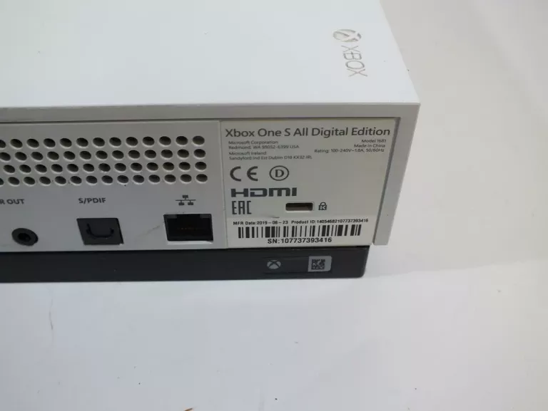 KONSOLA XBOX ONE S ALL DIGITAL MODEL 1681 +PAD