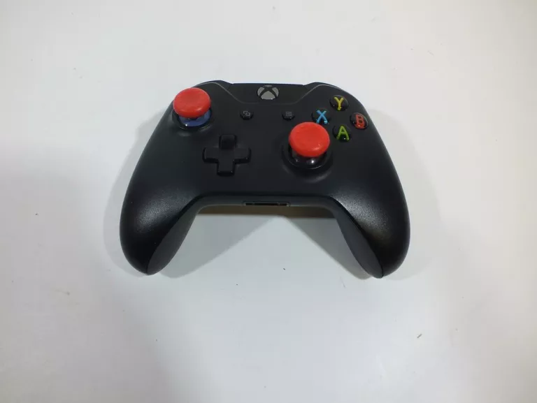 KONSOLA XBOX ONE S ALL DIGITAL MODEL 1681 +PAD
