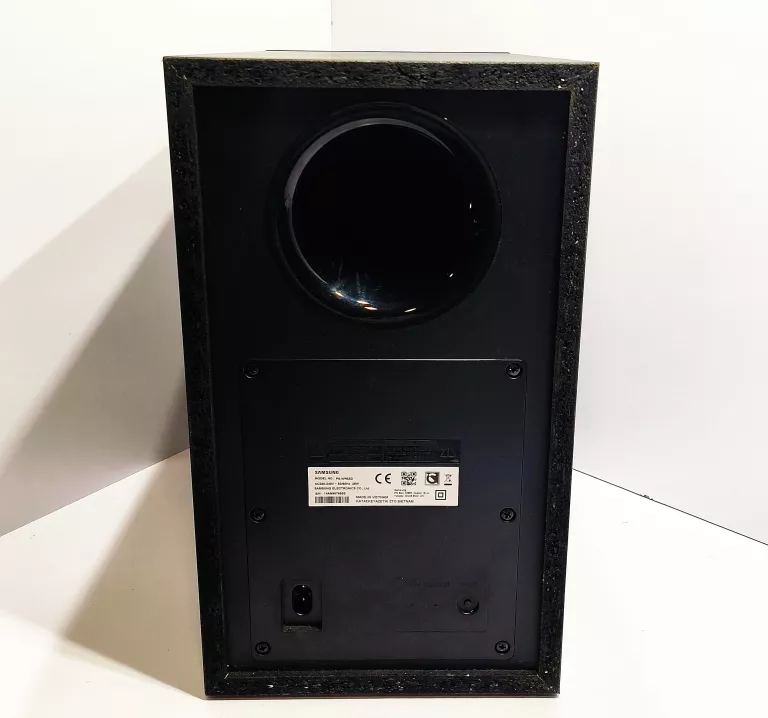 soundbar-samsung-hw-r550-subwoofer-pilot-ean-gtin-8801643718183