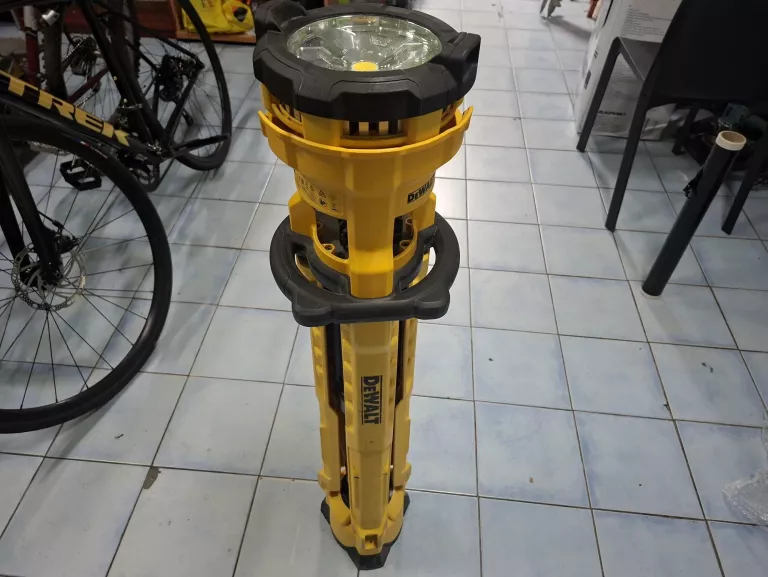 DEWALT LAMPA ROBOCZA AKUMULATOROWA DCL079
