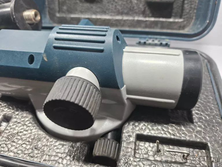 NIWELATOR BOSCH GOL 20 D