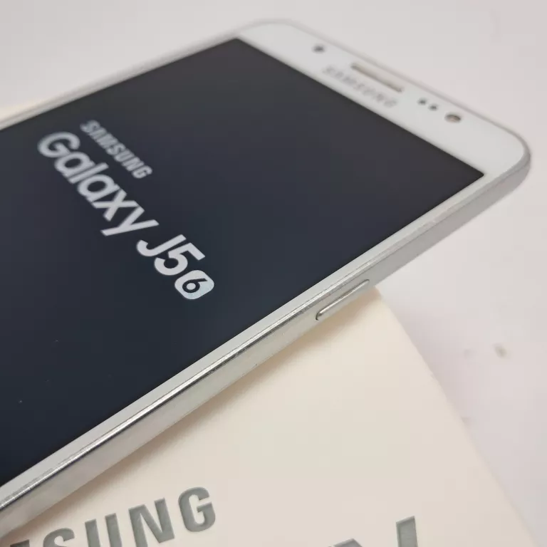 TELEFON SAMSUNG GALAXY J5