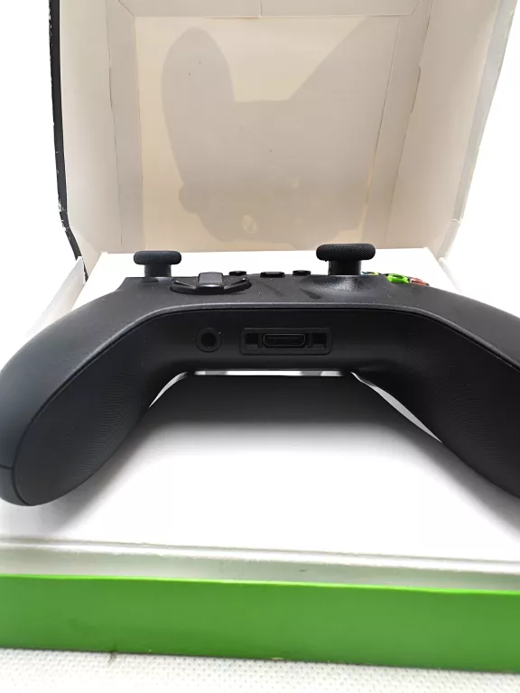 PAD BEZPRZWODOWY MICROSOFT XBOX ONE 1914
