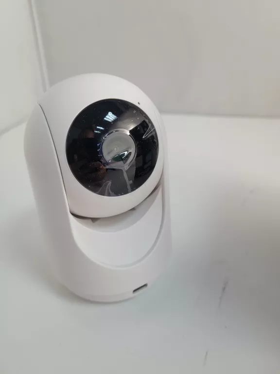 INTELIGENTNA OBROTOWA KAMERA WEWNĘTRZNA LSC SMART CONNECT
