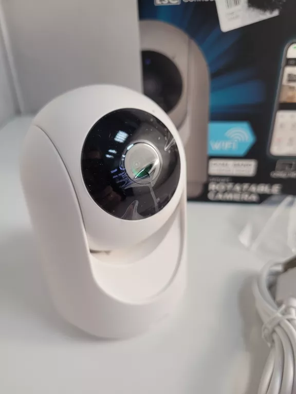 INTELIGENTNA OBROTOWA KAMERA WEWNĘTRZNA LSC SMART CONNECT