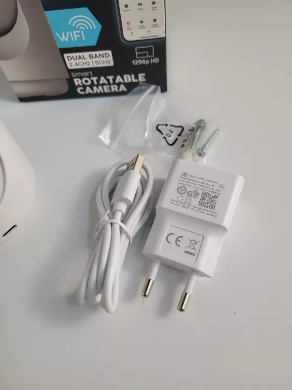 INTELIGENTNA OBROTOWA KAMERA WEWNĘTRZNA LSC SMART CONNECT