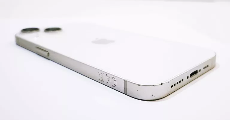 TELEFON APPLE IPHONE 14 6 GB/128 GB 85%