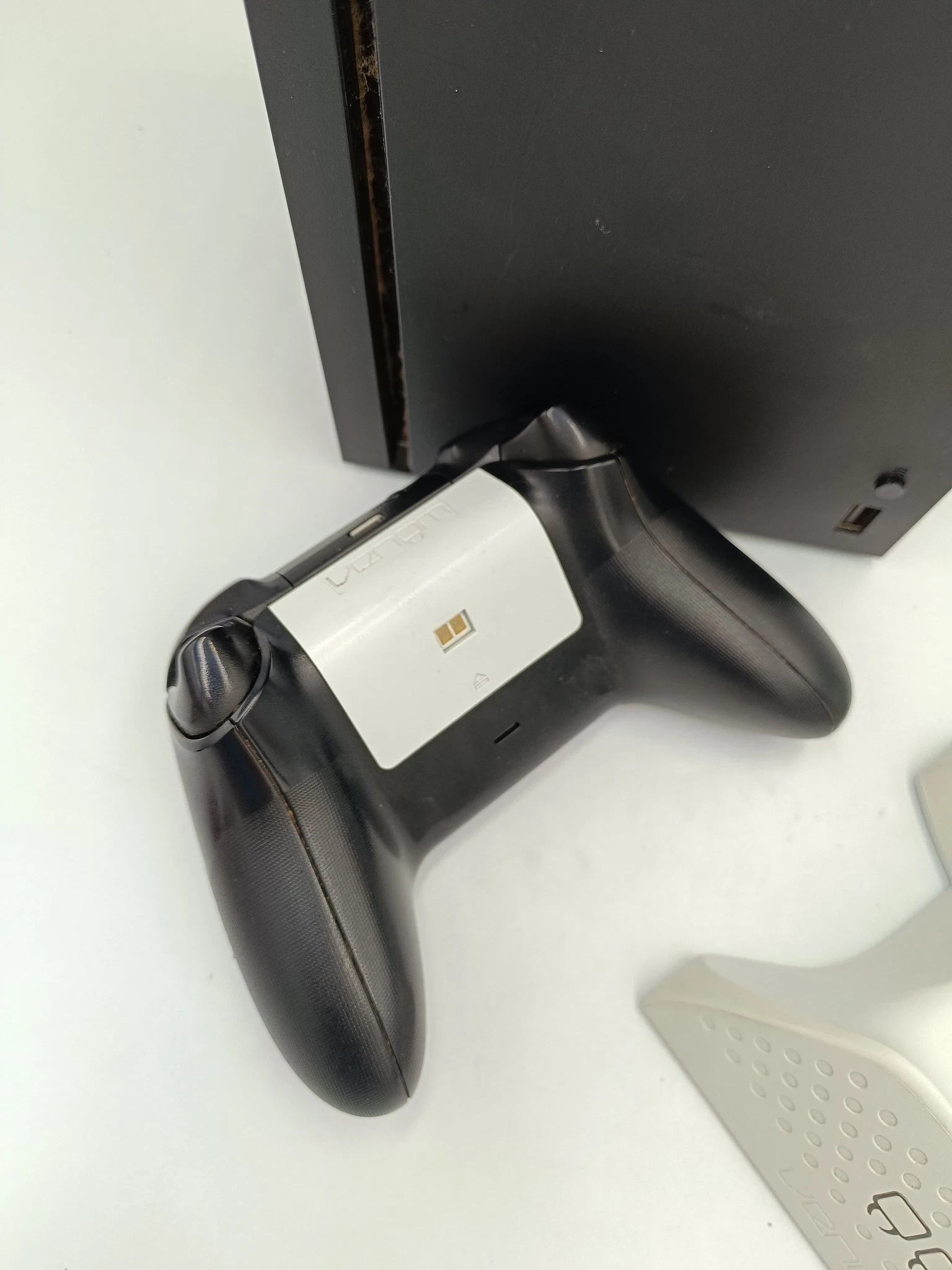 konsole-xbox-series-x-1-tb-pad-stacja-dokujaca-kod-producenta-rrt-00061