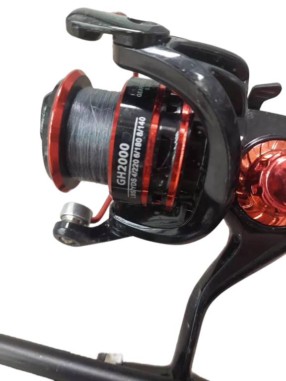 spinning-wedka-decisive-factor-24m-carbon-10-30g-z-kolowrotkem-dlugosc-calkowita-240