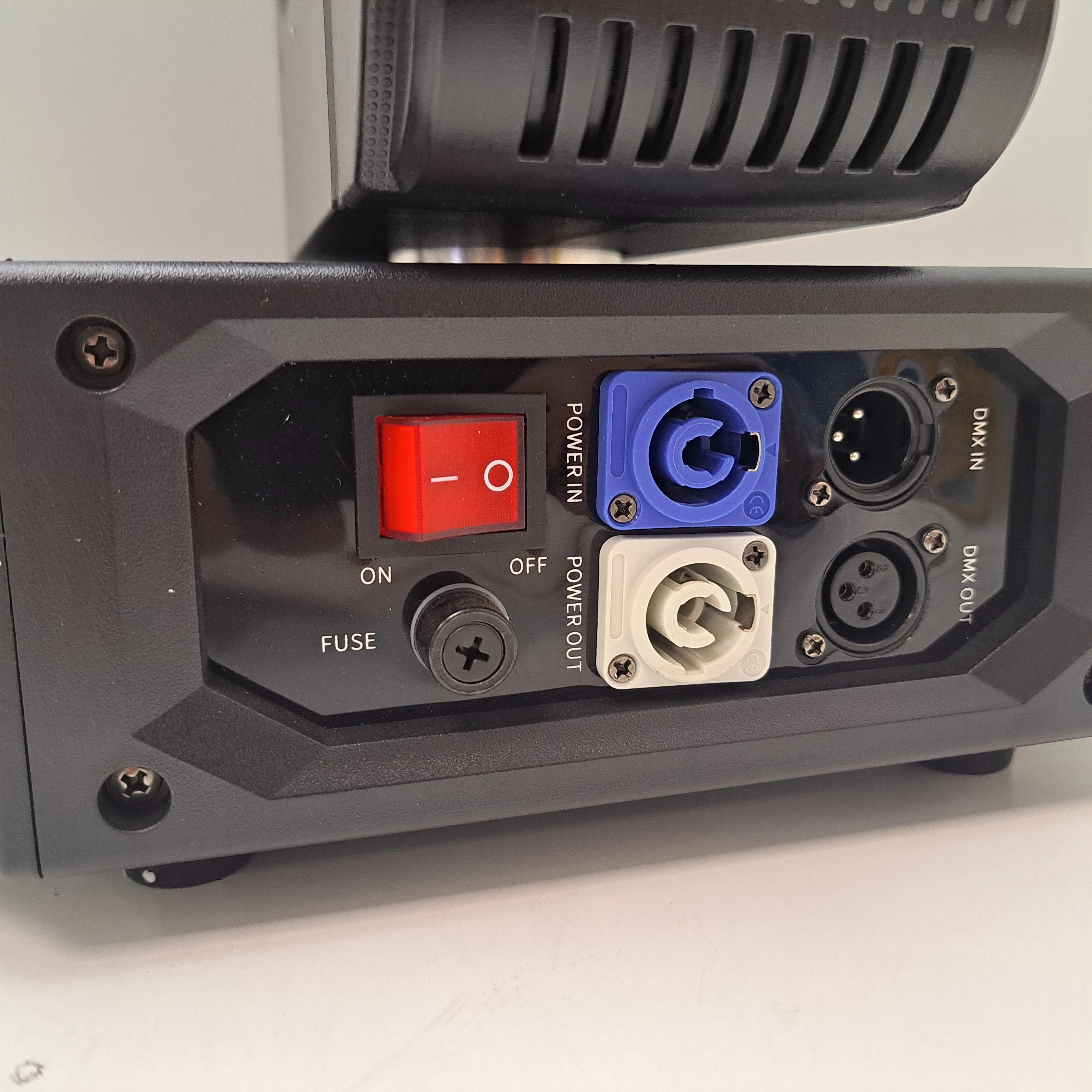 profesionalne-oswietlenie-sceniczne-glowa-ruchoma-led-smart-beam-stan-11323-2