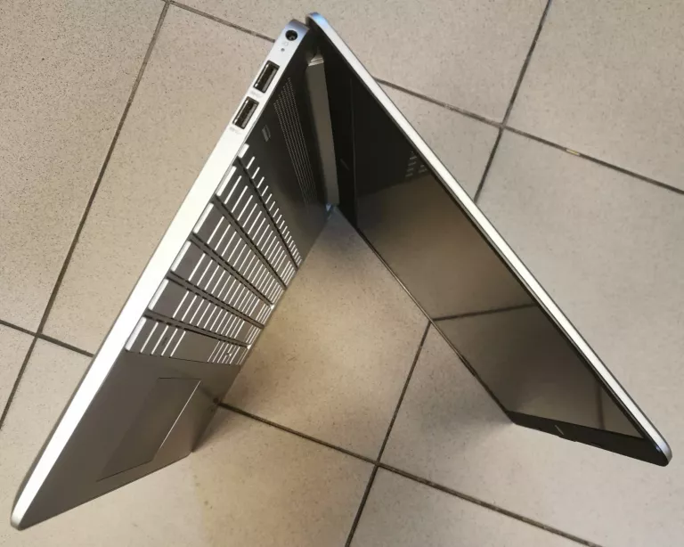 laptop-hp-15s-eq2400nw-ryzen52568w10h-przekatna-ekranu-1560