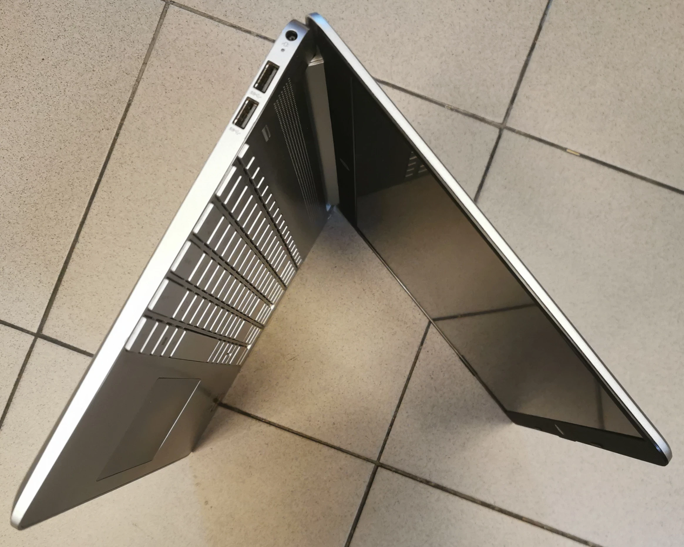 laptop-hp-15s-eq2400nw-ryzen52568w10h-przekatna-ekranu-1560