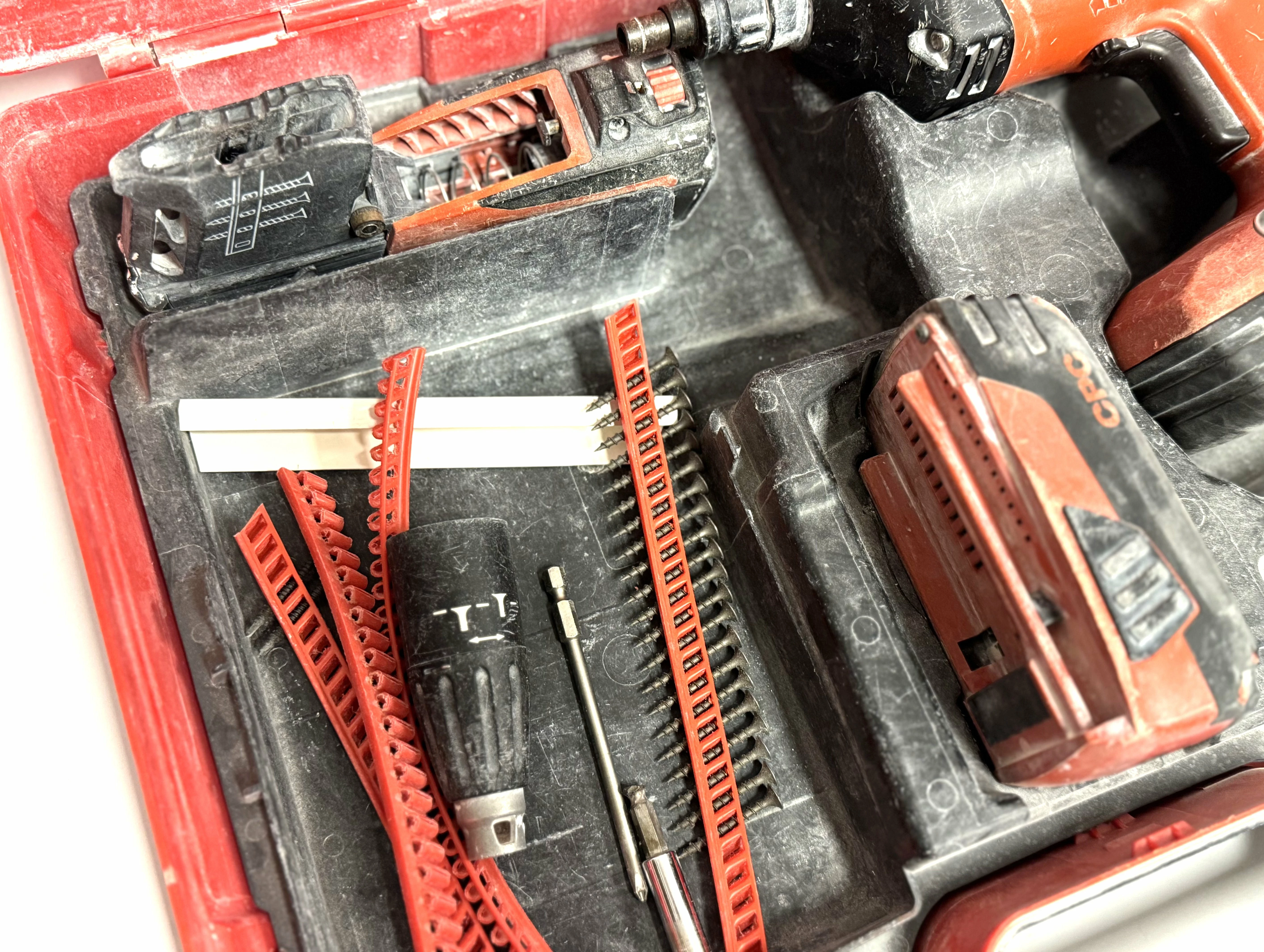 wkretarka-do-plyt-gipsowo-kartonowych-hilti-sd-5000-a22-podajnik-stan-11323-2