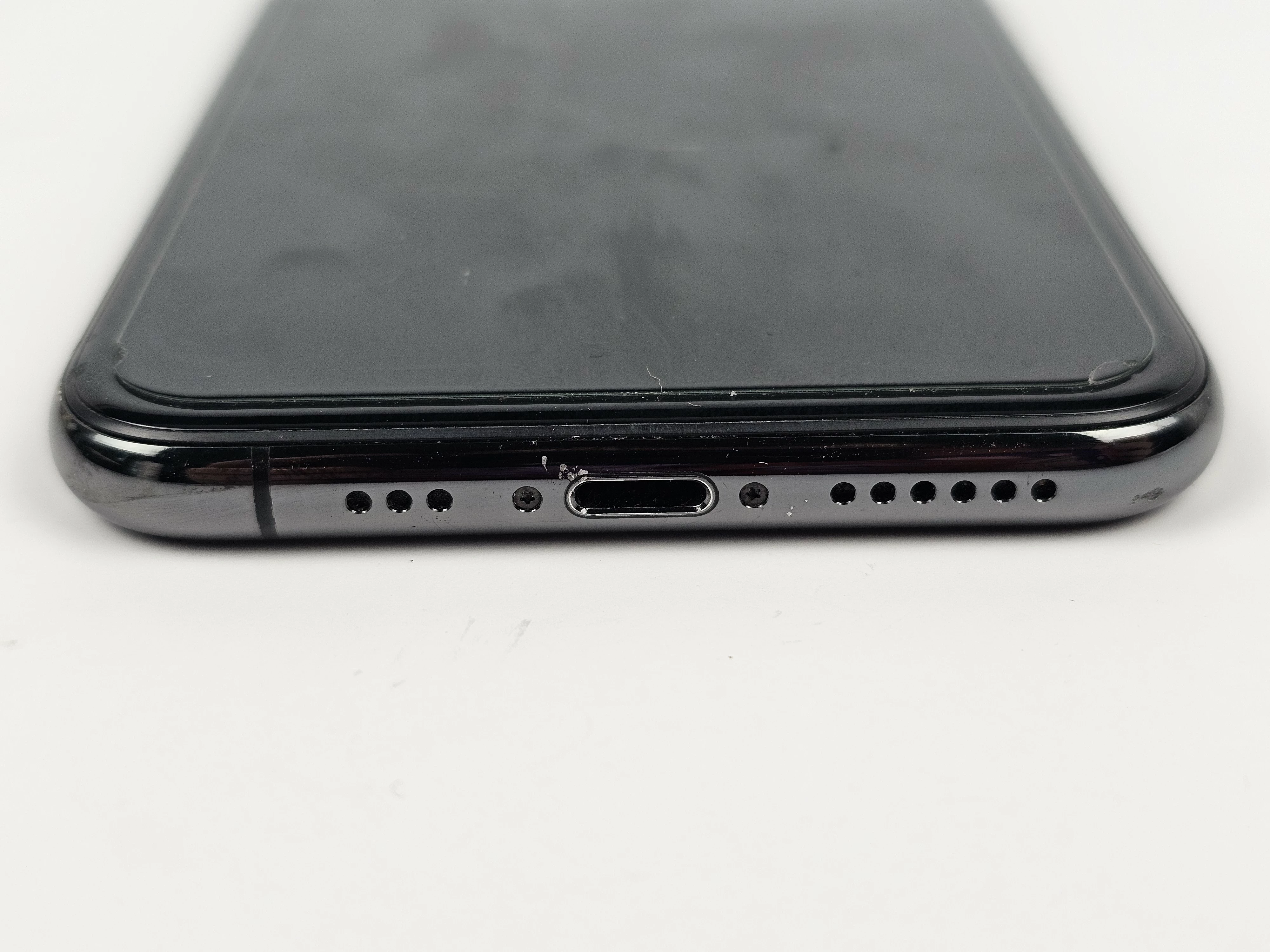 telefon-iphone-11-pro-64gb-70-baterii-system-operacyjny-4388-7