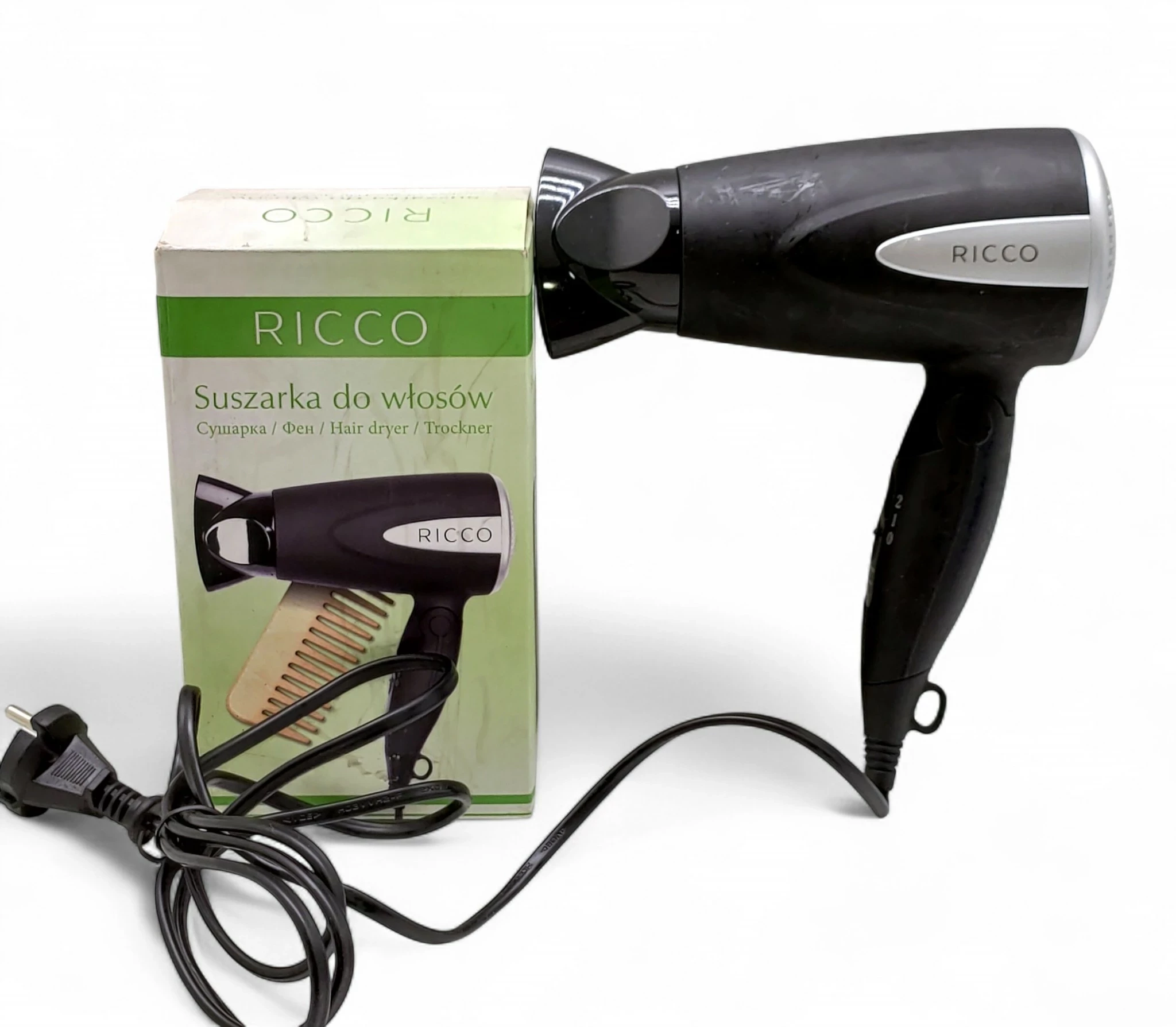 skladana-suszarka-do-wlosow-ricco-w-pudelku-ean-gtin-689720716479