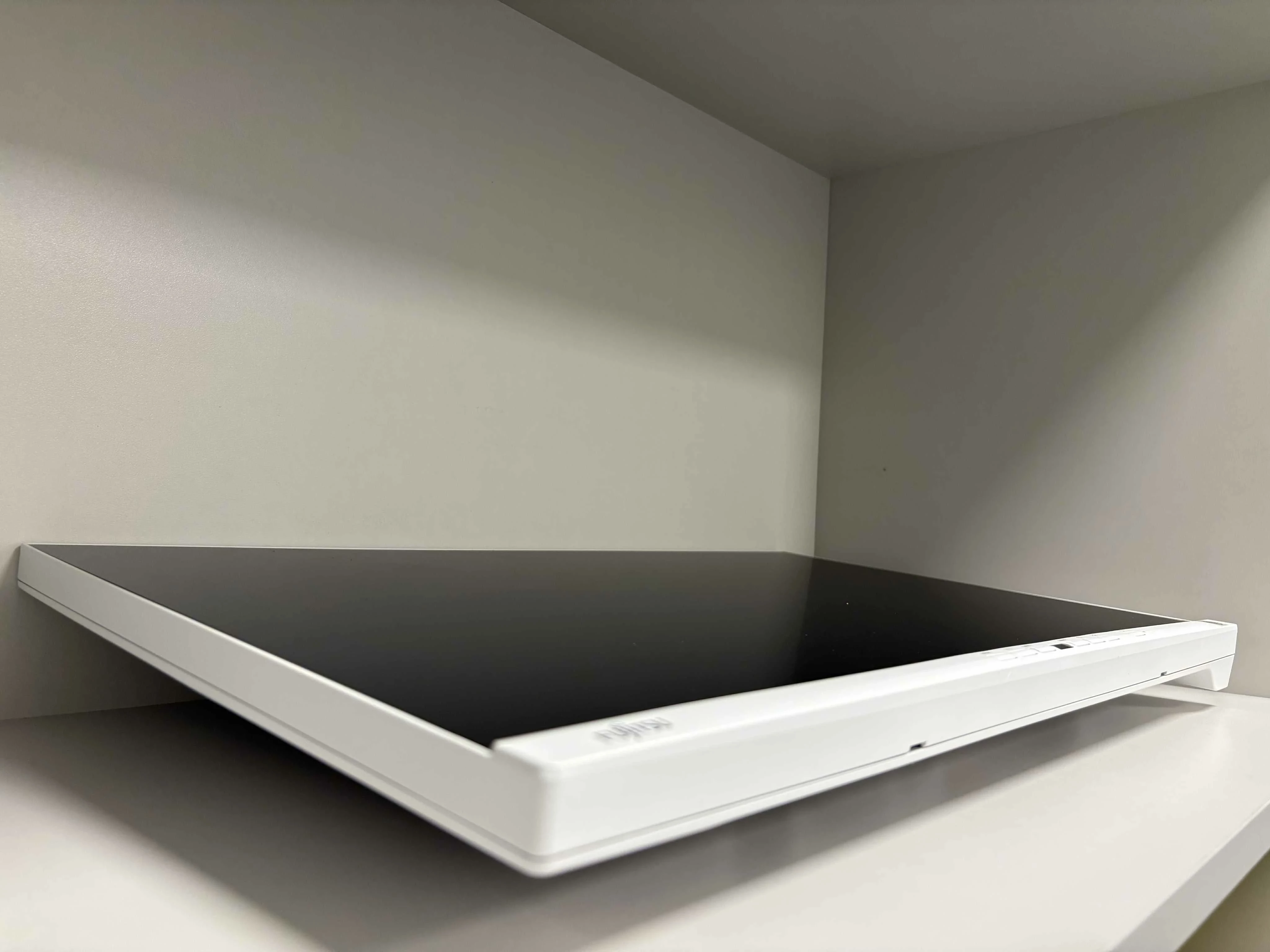 monitor-led-fujitsu-p2410te-zestaw-igla-zlacza-206734-1