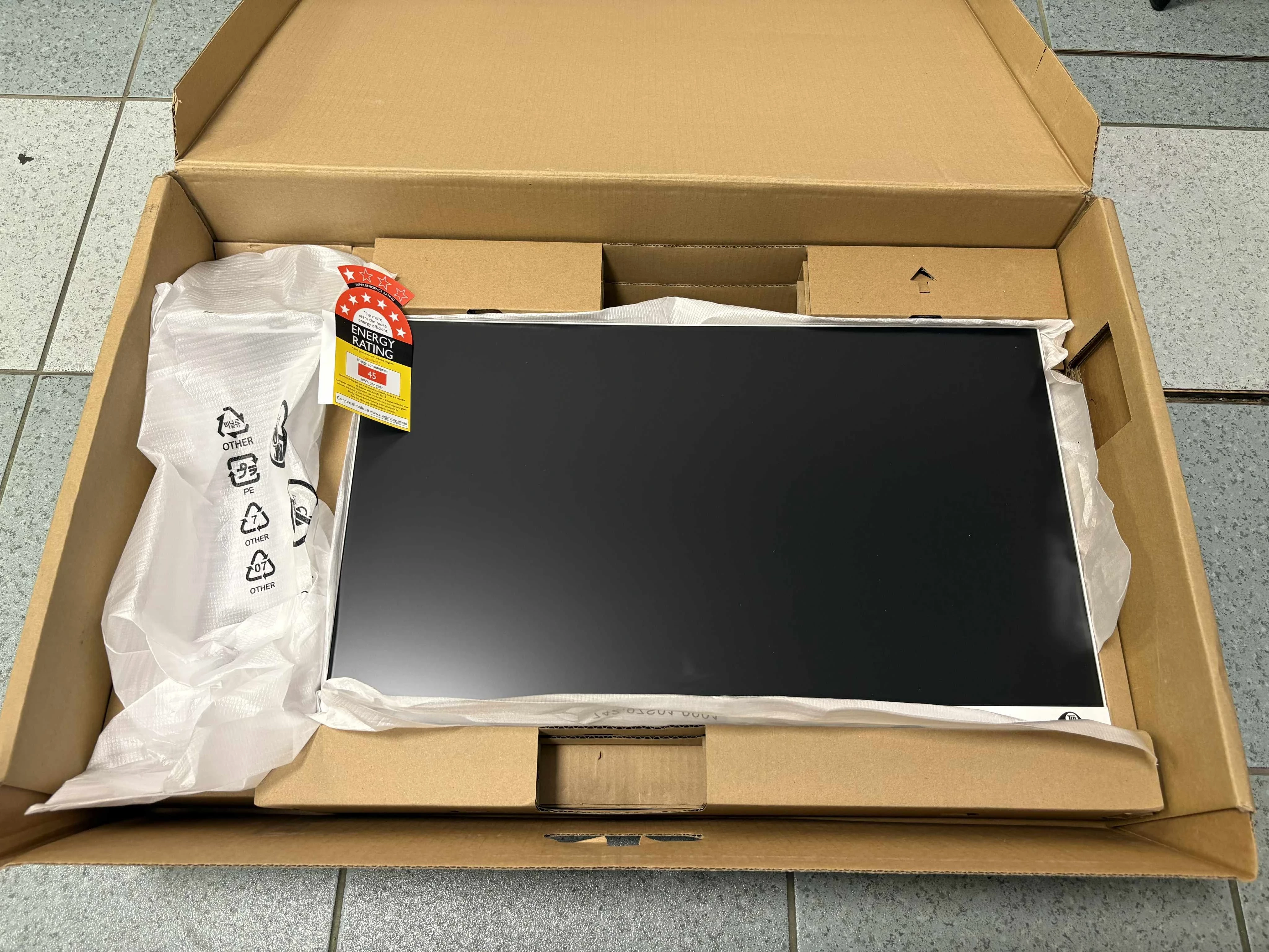 monitor-led-fujitsu-p2410te-zestaw-igla-rynek-27-ostrow