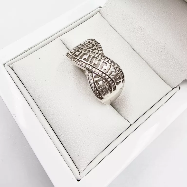 SREBRNY PIERŚCIONEK ZE WZOREM 4.39GR, P.925