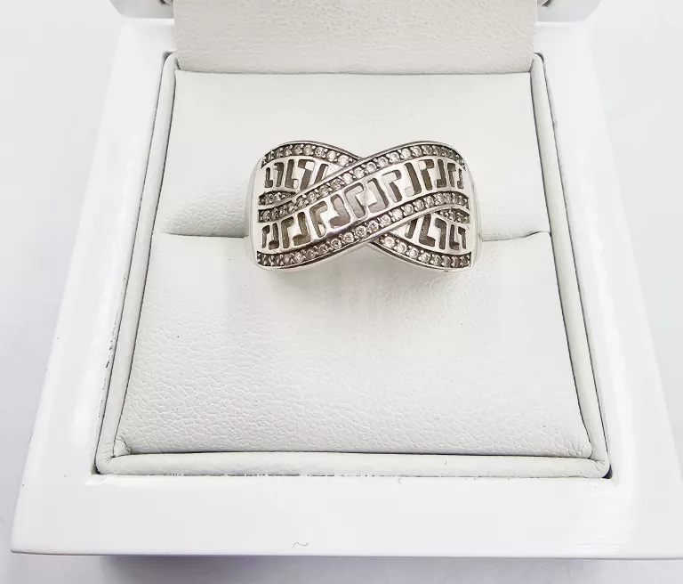 SREBRNY PIERŚCIONEK ZE WZOREM 4.39GR, P.925