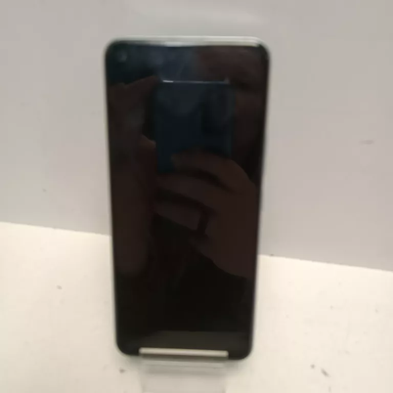 TELEFON REALME 8 PRO PRZEBARWIENIA NA EKRANIE 8/128GB