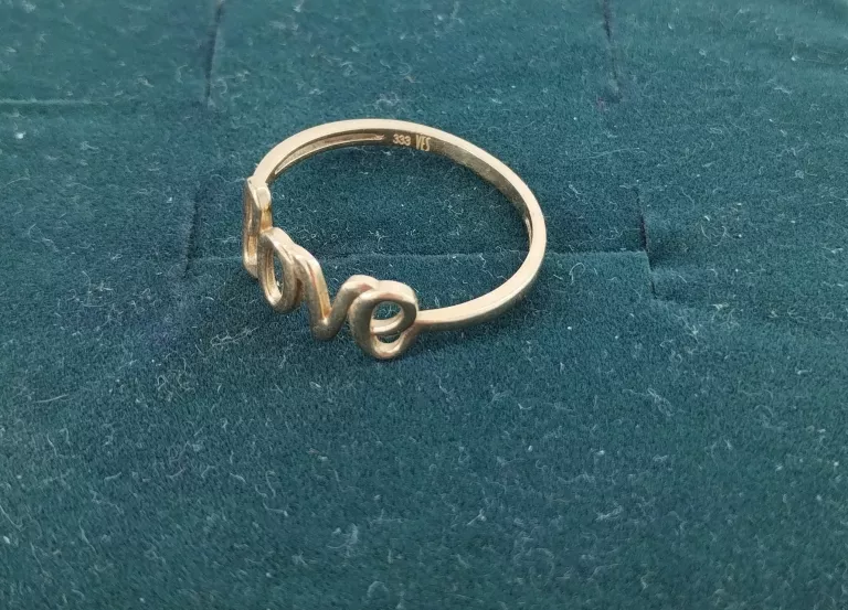 ZJAWISKOWY ZŁOTY PIERŚCIONEK Z NAPISEM LOVE 1.25G/333/R15
