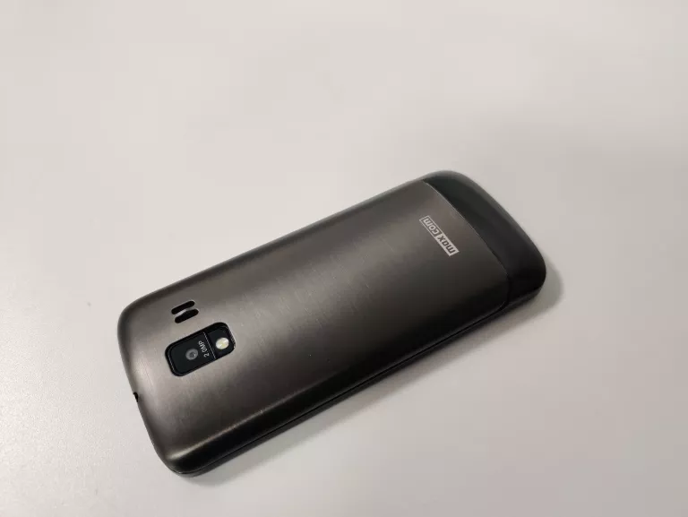 telefon-maxcom-mm320-przekatna-ekranu-32