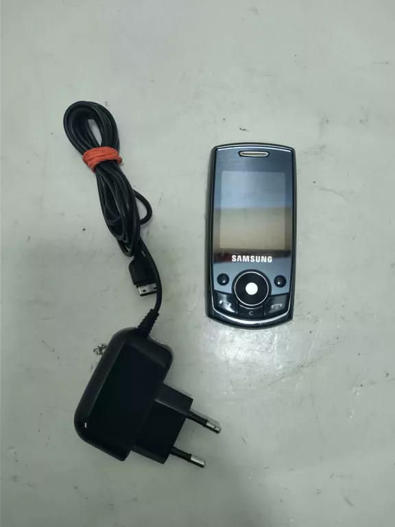 TELEFON SAMSUNG SGH-J700