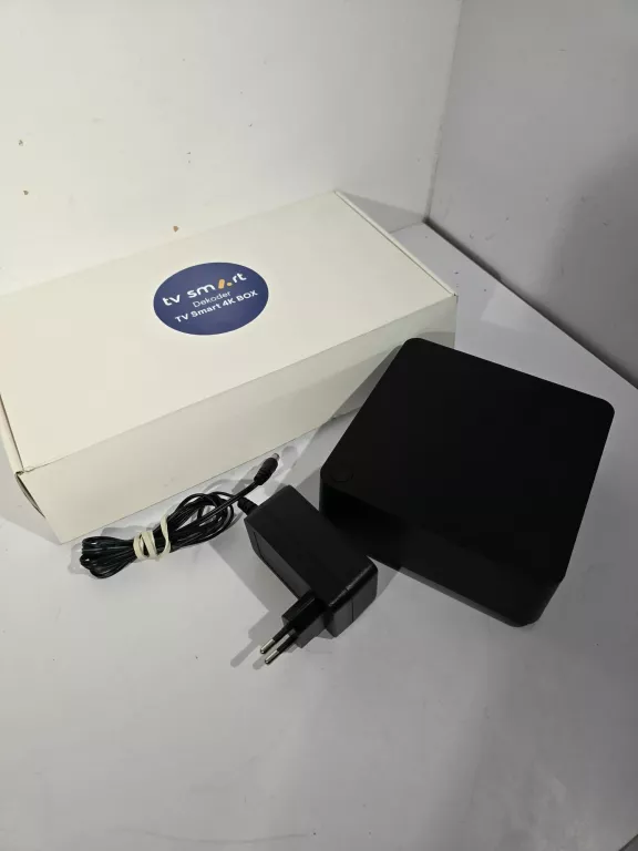 TV SMART 4K BOX DV8981 BRAK PILOTA