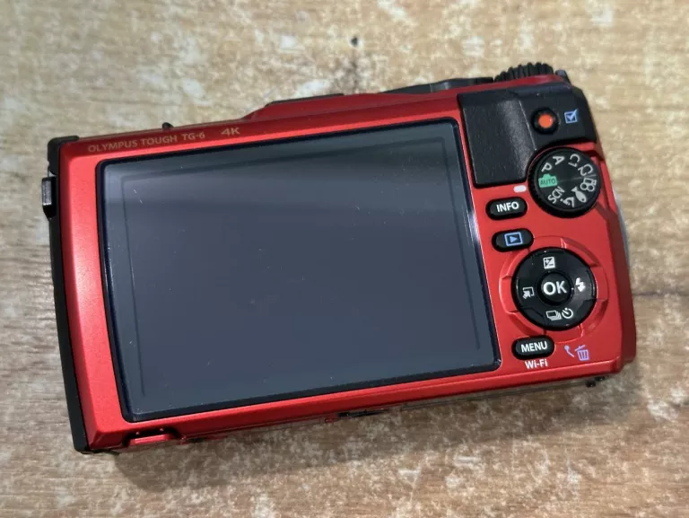 aparat-cyfrowy-podwodny-olympus-tough-tg-6-komplet-model-tg-6