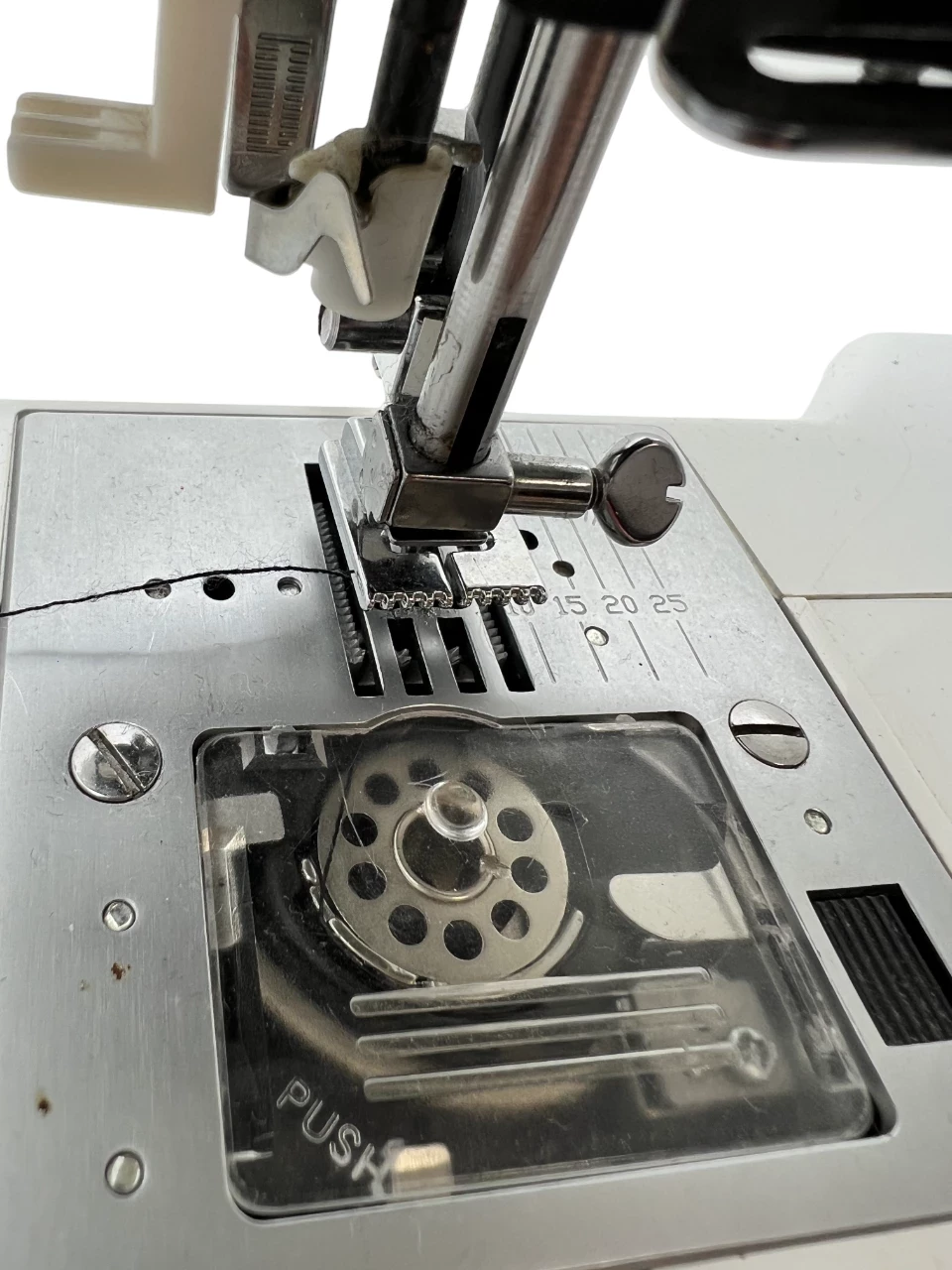 maszyna-do-szycia-lucznik-karolina-2040-kod-producenta-karolina-2040