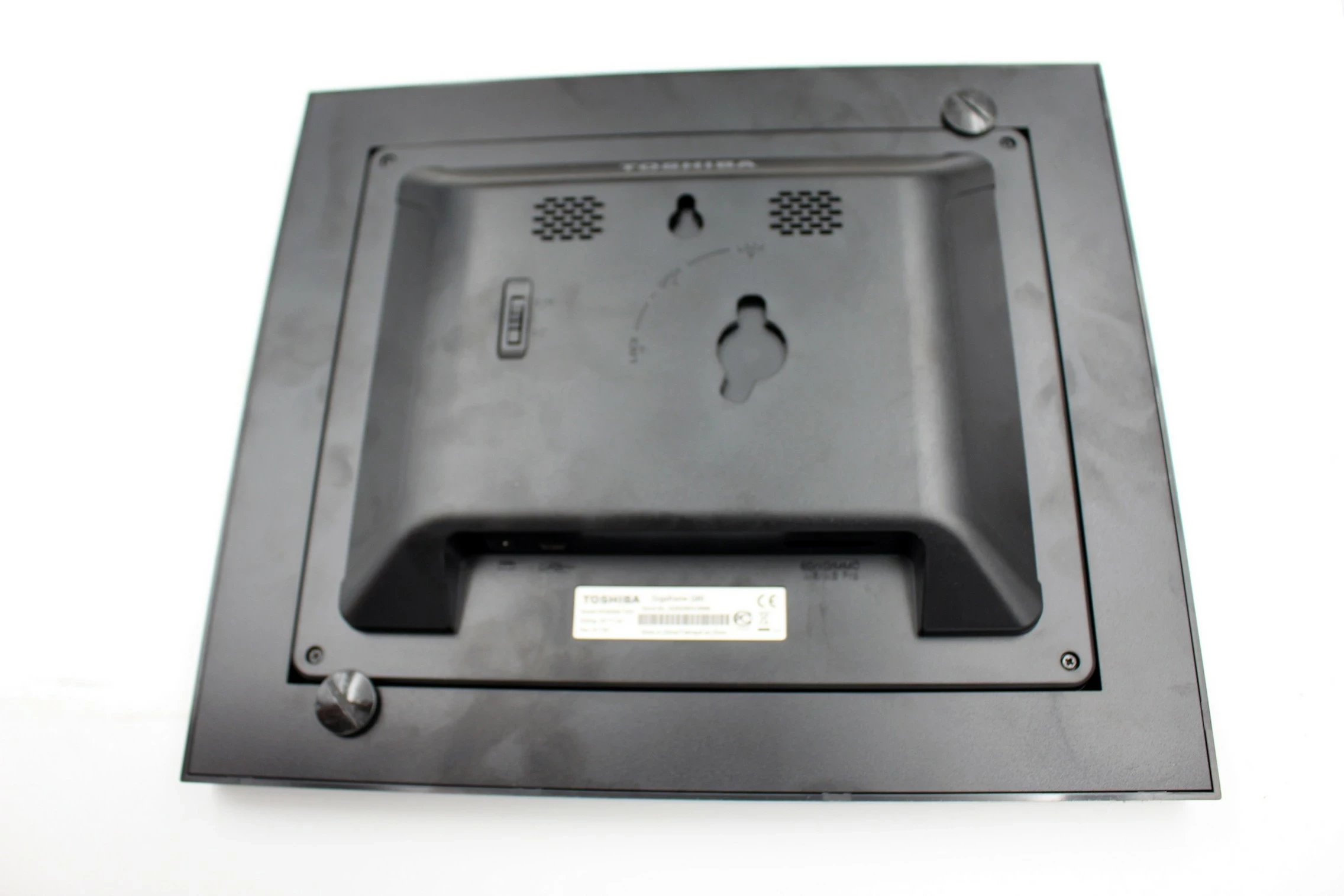 toshiba-gigaframe-q80-marka-248811-958954