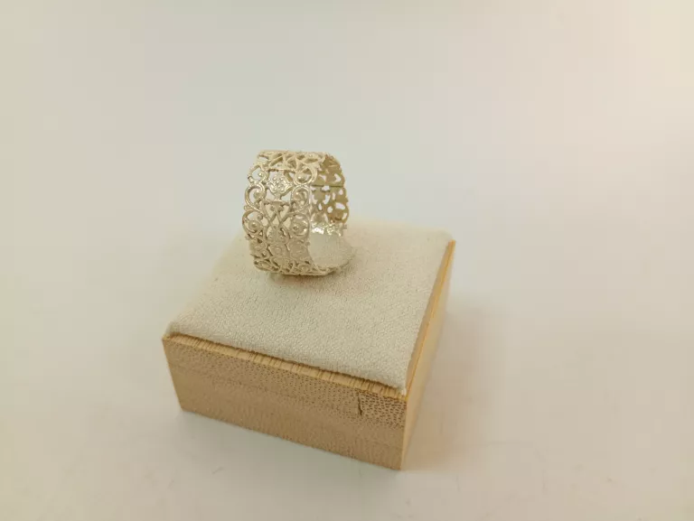 SREBRNY PIERŚCIONEK OBRĄCZKA 2,59G 925 R13