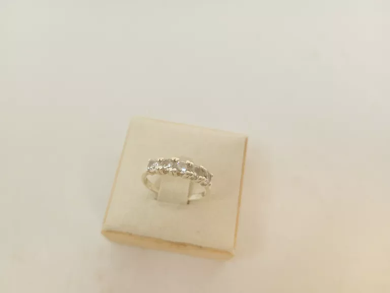 SREBRNY PIERŚCIONEK 2,12G 925 R10