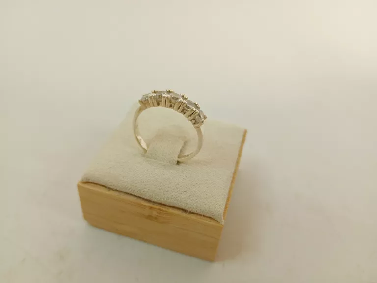 SREBRNY PIERŚCIONEK 2,12G 925 R10