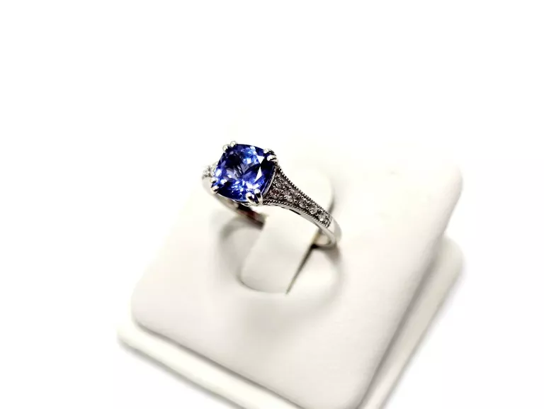 ZŁOTY PIERŚCIONEK Z DIAMENTAMI I TANZANITEM 1,65CT 585 2,82G 0,11CT 12